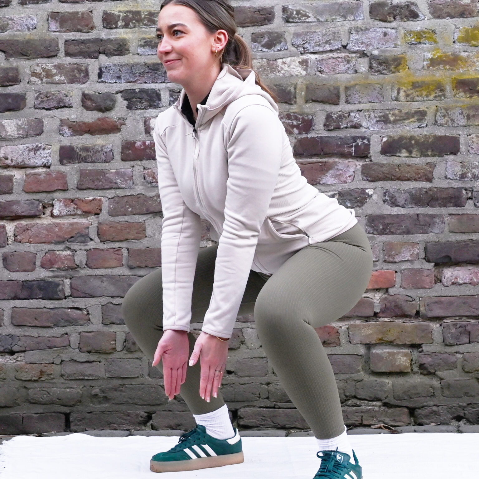 Gezieltes Beckenbodentraining stabilisiert die Bauchmuskulatur und hält die inneren Organe zusammen.